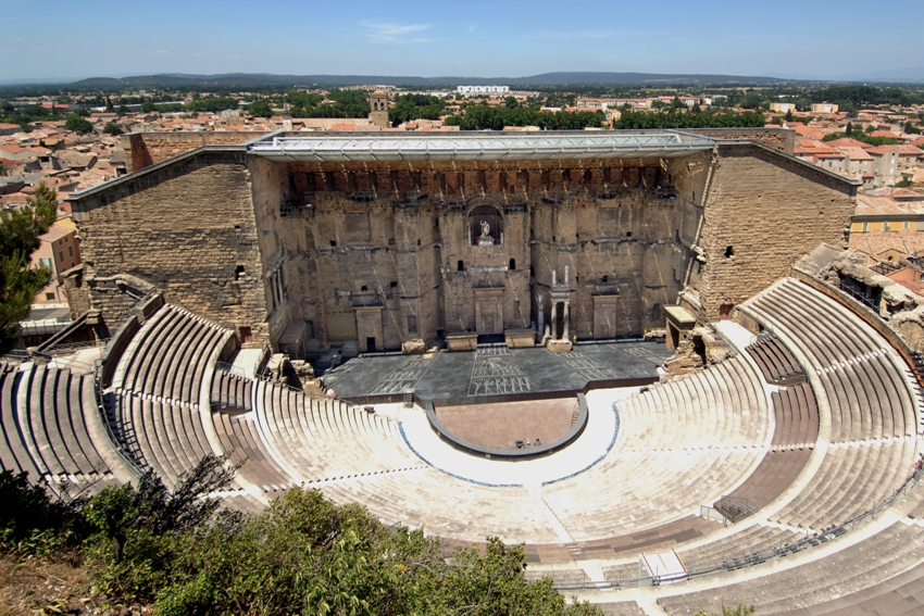Le_Théâtre_Antique_d'Orange,_2007.jpg