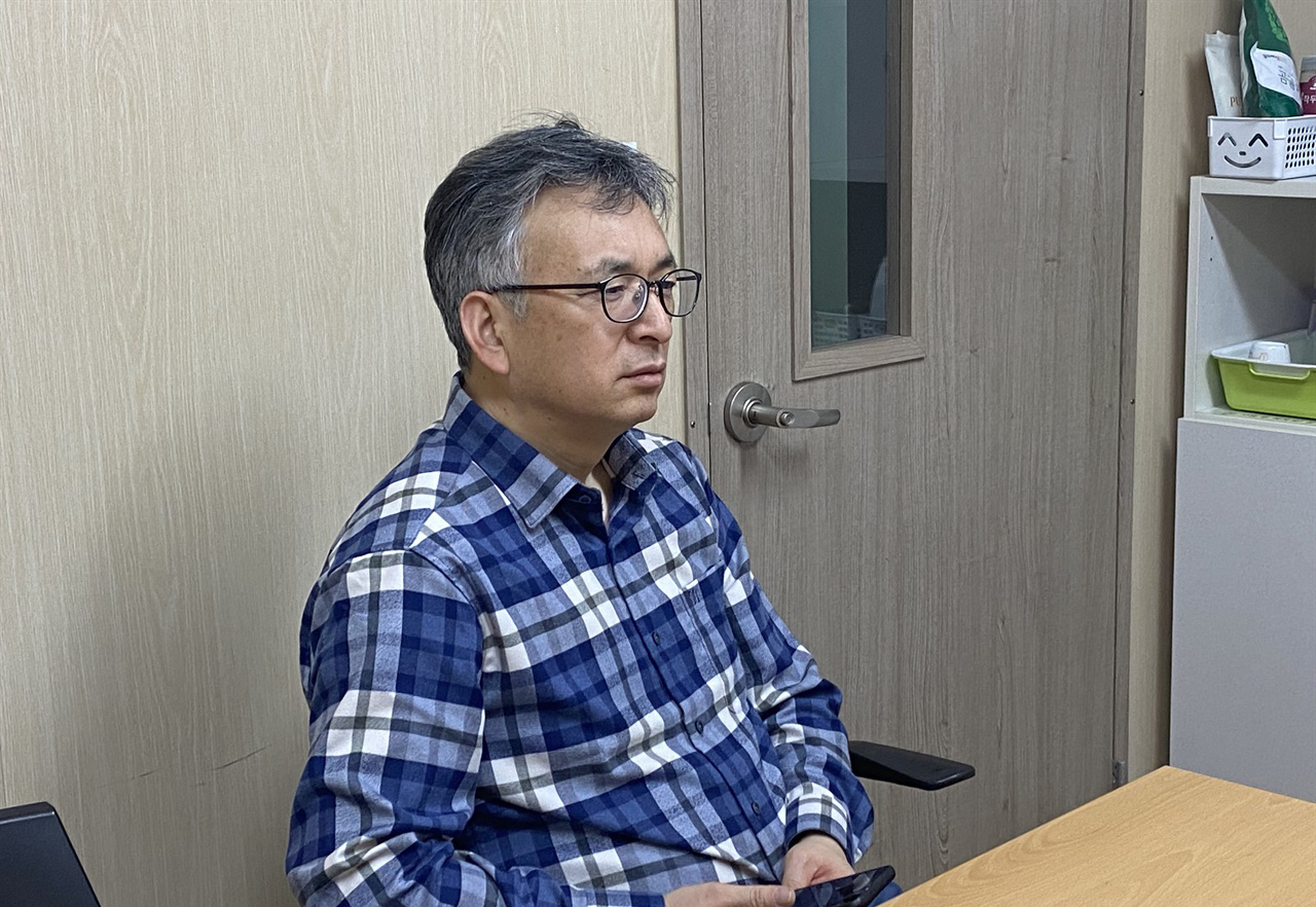 배덕만 울상.jpg